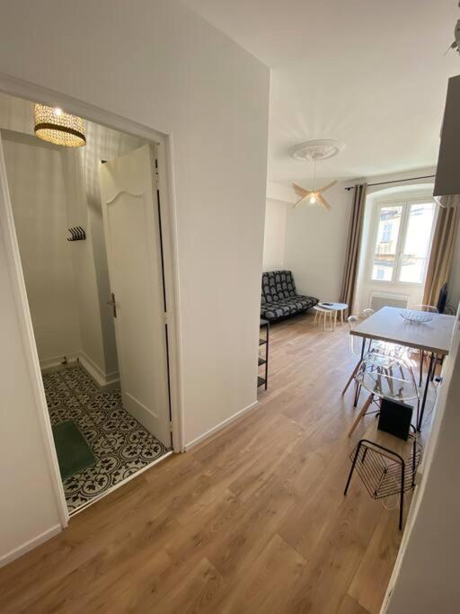 Corte Magnifique T2 45M2 Neuf 5 Personnes Place St Marcel Hyper Centre Wifi Lave Linge Tv المظهر الخارجي الصورة